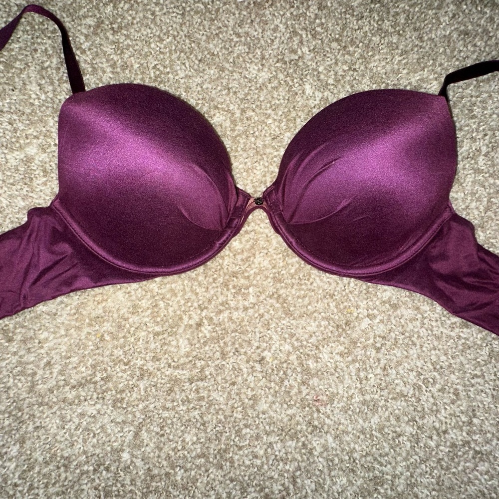Deep purple/plum Victoria’s Secret 32D bra